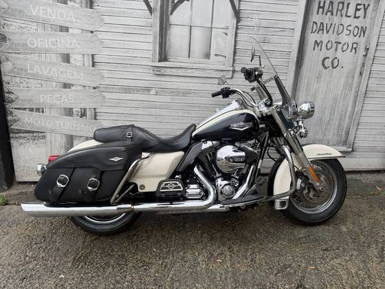 HARLEY-DAVIDSON ROAD KING CLASSIC 