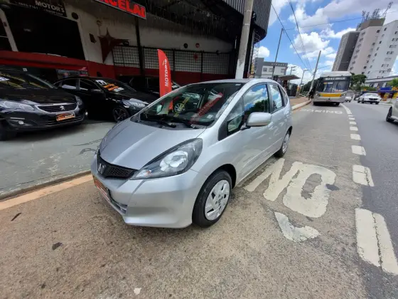HONDA FIT 1.4 CX 16V FLEX 4P AUTOMÁTICO HONDA FIT 1.4 CX 16V FLEX 4P AUTOMÁTICO
