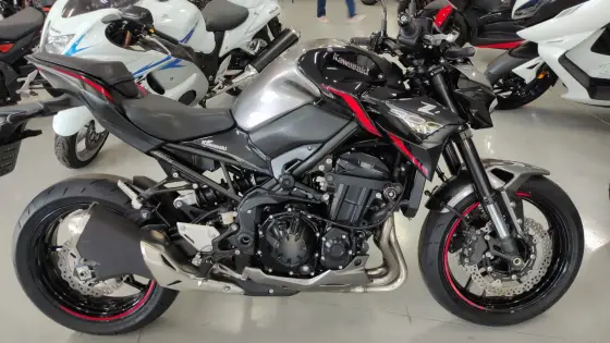 KAWASAKI Z900 