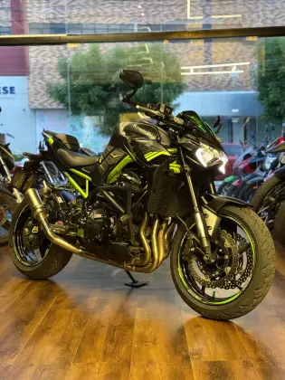 KAWASAKI Z900 KAWASAKI Z900