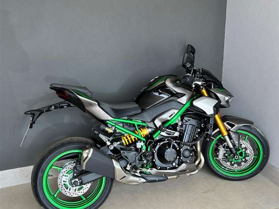 KAWASAKI-Z900 R EDITION KAWASAKI-Z900 R EDITION-2025