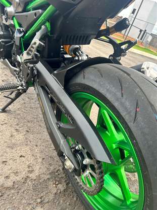 KAWASAKI-Z900 R EDITION-2025