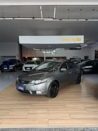 KIA CERATO 1.6 EX3 SEDAN 16V GASOLINA 4P MANUAL