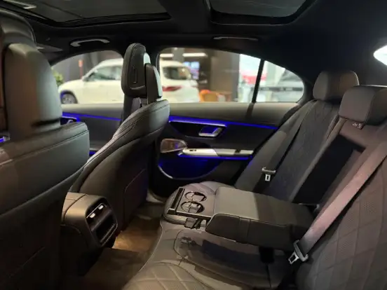 MERCEDES-BENZ-E 300-2025
