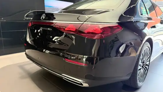 MERCEDES-BENZ-E 300-2025