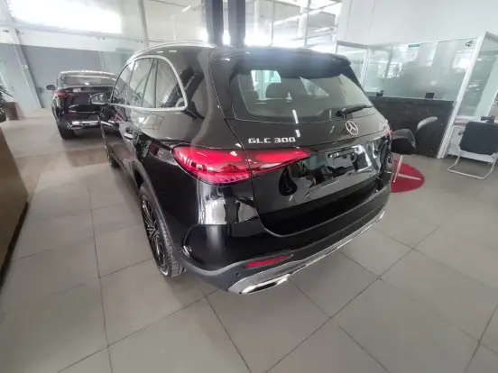 MERCEDES-BENZ-GLC 300-2025