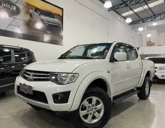 MITSUBISHI L200 TRITON 2.4 HLS 4X2 CD 16V FLEX 4P MANUAL MITSUBISHI L200 TRITON 2.4 HLS 4X2 CD 16V FLEX 4P MANUAL