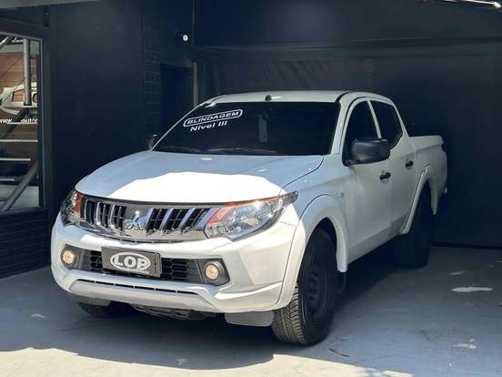 MITSUBISHI-L200 TRITON-2024