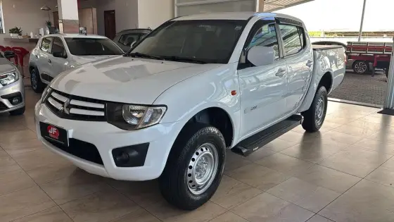 MITSUBISHI L200 TRITON 3.2 GL 4X4 CD 16V TURBO INTERCOLER DIESEL 4P MANUAL MITSUBISHI L200 TRITON 3.2 GL 4X4 CD 16V TURBO INTERCOLER DIESEL 4P MANUAL
