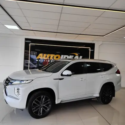 MITSUBISHI PAJERO SPORT 2.4 16V MIVEC TURBO DIESEL LEGEND AWD AUTOMÁTICO MITSUBISHI PAJERO SPORT 2.4 16V MIVEC TURBO DIESEL LEGEND AWD AUTOMÁTICO
