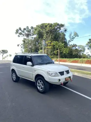 MITSUBISHI-PAJERO TR4-2010