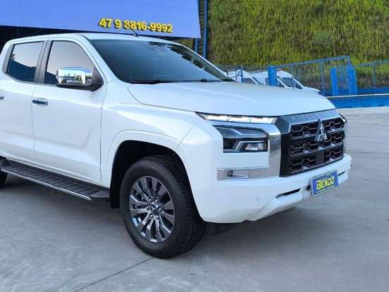 MITSUBISHI-TRITON-2.4 BITURBO DIESEL CD HPE-S 4X4 AUTOMÁTICO MITSUBISHI-TRITON-2025