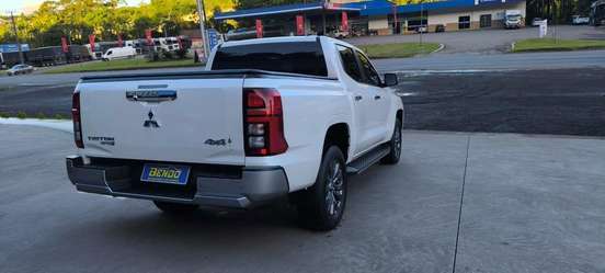 MITSUBISHI-TRITON-2.4 BITURBO DIESEL CD HPE-S 4X4 AUTOMÁTICO MITSUBISHI-TRITON-2025
