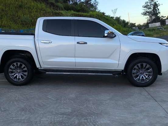 MITSUBISHI-TRITON-2.4 BITURBO DIESEL CD HPE-S 4X4 AUTOMÁTICO MITSUBISHI-TRITON-2025