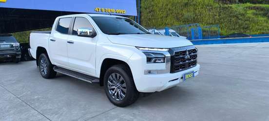 MITSUBISHI-TRITON-2025