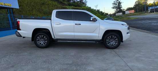 MITSUBISHI-TRITON-2025