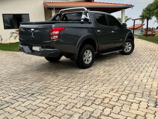 MITSUBISHI-L200 TRITON-2.4 16V TURBO DIESEL SPORT HPE TOP CD 4P 4X4 AUTOMÁTICO MITSUBISHI-L200 TRITON-2017