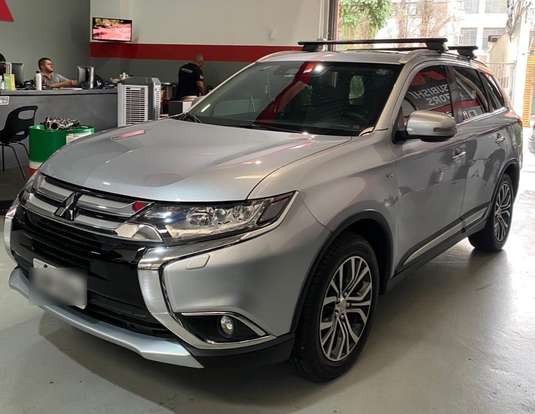 MITSUBISHI-OUTLANDER-2017
