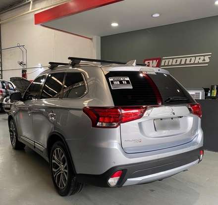 MITSUBISHI-OUTLANDER-2017