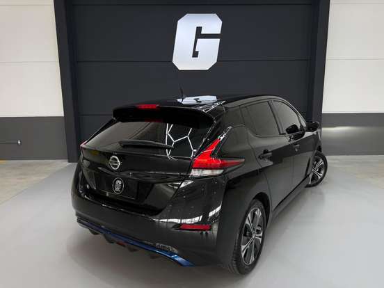 NISSAN-LEAF-2019