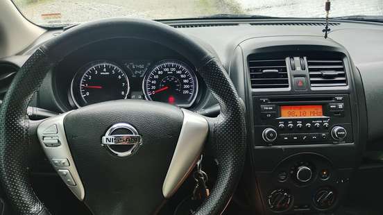 NISSAN-VERSA-2019