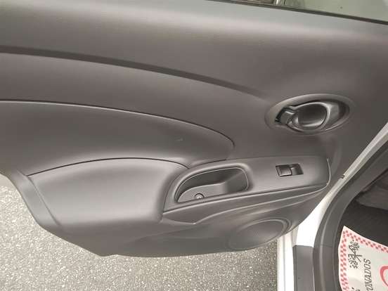 NISSAN-VERSA-2019