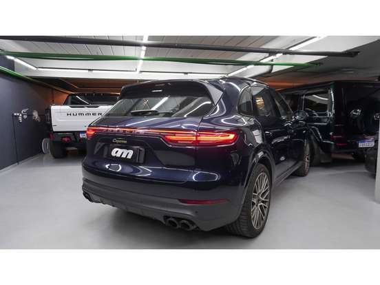 PORSCHE-CAYENNE-2023