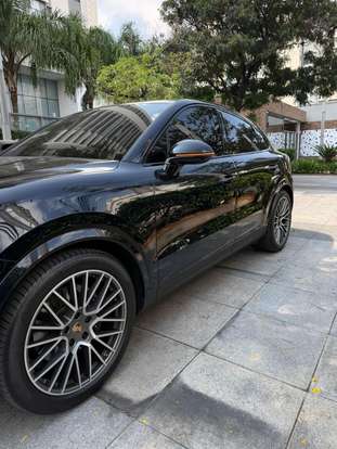 PORSCHE-CAYENNE-2023