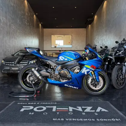 SUZUKI GSX-R750 