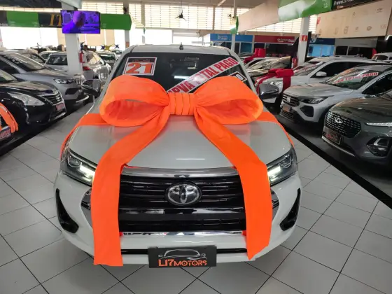 TOYOTA HILUX 2.8 D-4D TURBO DIESEL CD SRX 4X4 AUTOMÁTICO TOYOTA HILUX 2.8 D-4D TURBO DIESEL CD SRX 4X4 AUTOMÁTICO