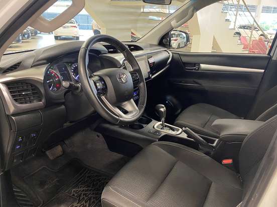 TOYOTA-HILUX-2023