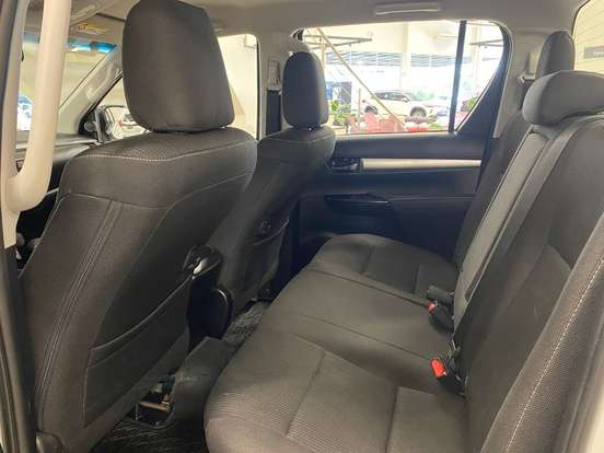 TOYOTA-HILUX-2023