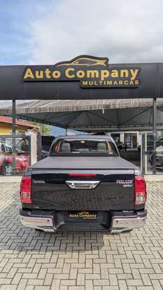 TOYOTA-HILUX-2021