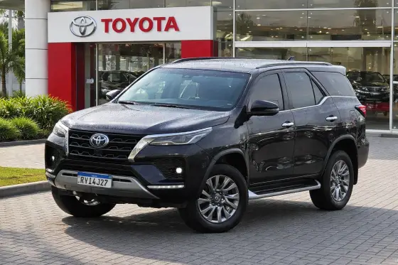 TOYOTA HILUX SW4 2.8 D-4D TURBO DIESEL SRX 4X4 AUTOMÁTICO