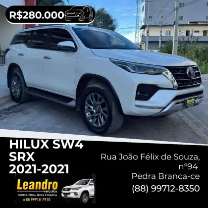 TOYOTA HILUX SW4 2.8 D-4D TURBO DIESEL SRX 7L 4X4 AUTOMÁTICO TOYOTA HILUX SW4 2.8 D-4D TURBO DIESEL SRX 7L 4X4 AUTOMÁTICO