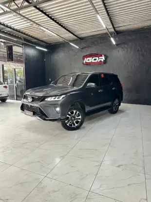 TOYOTA-HILUX SW4-2020