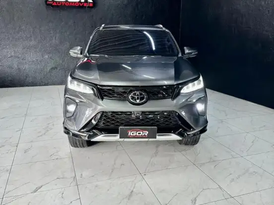 TOYOTA-HILUX SW4-2.8 SRX DIAMOND 4X4 7 LUGARES 16V TURBO INTERCOOLER DIESEL 4P AUTOMÁTICO TOYOTA-HILUX SW4-2020
