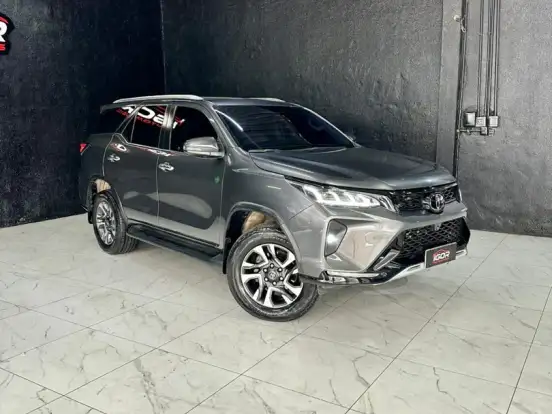 TOYOTA-HILUX SW4-2.8 SRX DIAMOND 4X4 7 LUGARES 16V TURBO INTERCOOLER DIESEL 4P AUTOMÁTICO TOYOTA-HILUX SW4-2020