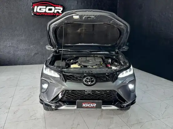 TOYOTA-HILUX SW4-2.8 SRX DIAMOND 4X4 7 LUGARES 16V TURBO INTERCOOLER DIESEL 4P AUTOMÁTICO TOYOTA-HILUX SW4-2020