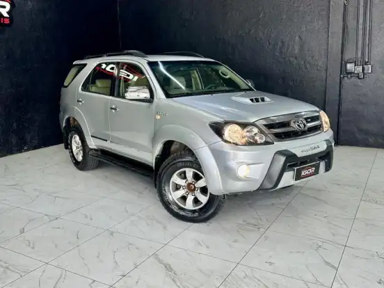 TOYOTA-HILUX SW4-3.0 SRV 4X4 16V TURBO INTERCOOLER DIESEL 4P AUTOMÁTICO TOYOTA-HILUX SW4-2006