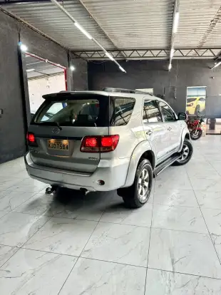 TOYOTA-HILUX SW4-2006