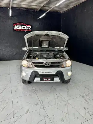 TOYOTA-HILUX SW4-3.0 SRV 4X4 16V TURBO INTERCOOLER DIESEL 4P AUTOMÁTICO TOYOTA-HILUX SW4-2006