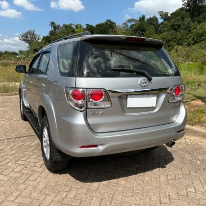 TOYOTA HILUX SW4 3.0 SRV 4X4 16V TURBO INTERCOOLER DIESEL 4P AUTOMÁTICO