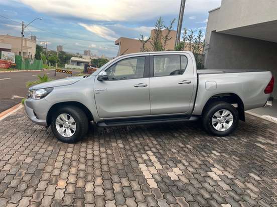 TOYOTA-HILUX-2018