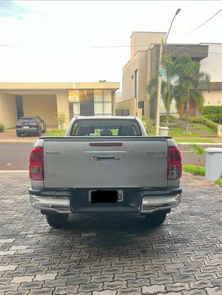 TOYOTA-HILUX-2018