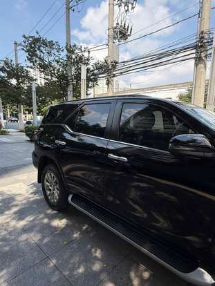 TOYOTA-HILUX SW4-2023