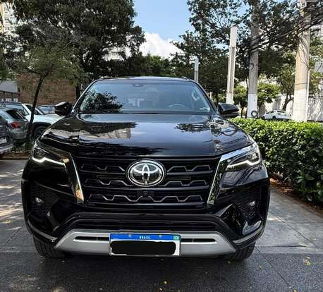 TOYOTA-HILUX SW4-2023