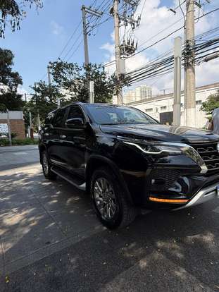 TOYOTA-HILUX SW4-2023