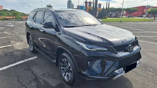 TOYOTA-HILUX SW4-2025