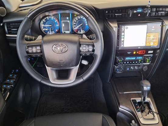 TOYOTA-HILUX SW4-2.8 D-4D TURBO DIESEL SRX PLATINUM 7L 4X4 AUTOMÁTICO TOYOTA-HILUX SW4-2025